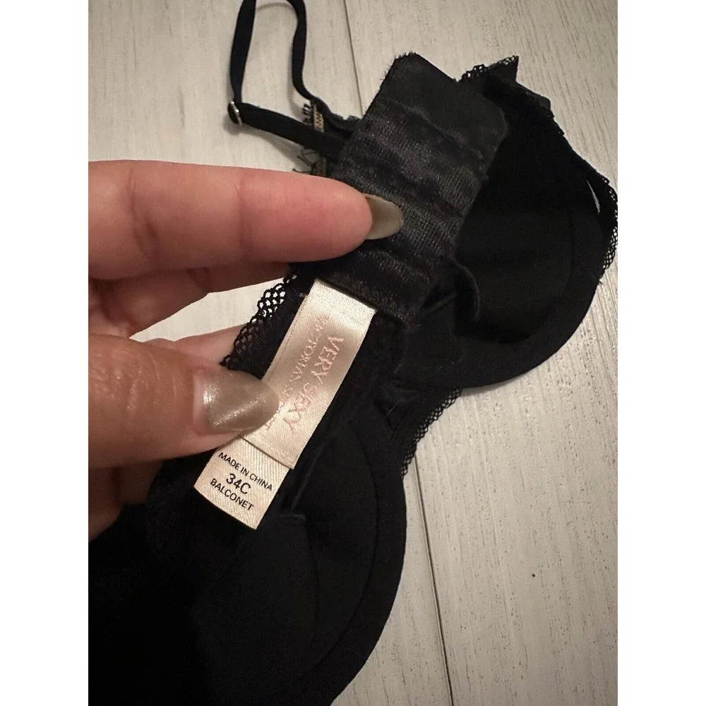 Vintage Victoria's Secret Very Sexy Balconet Bra 34C‎ Black Lace Red Heart